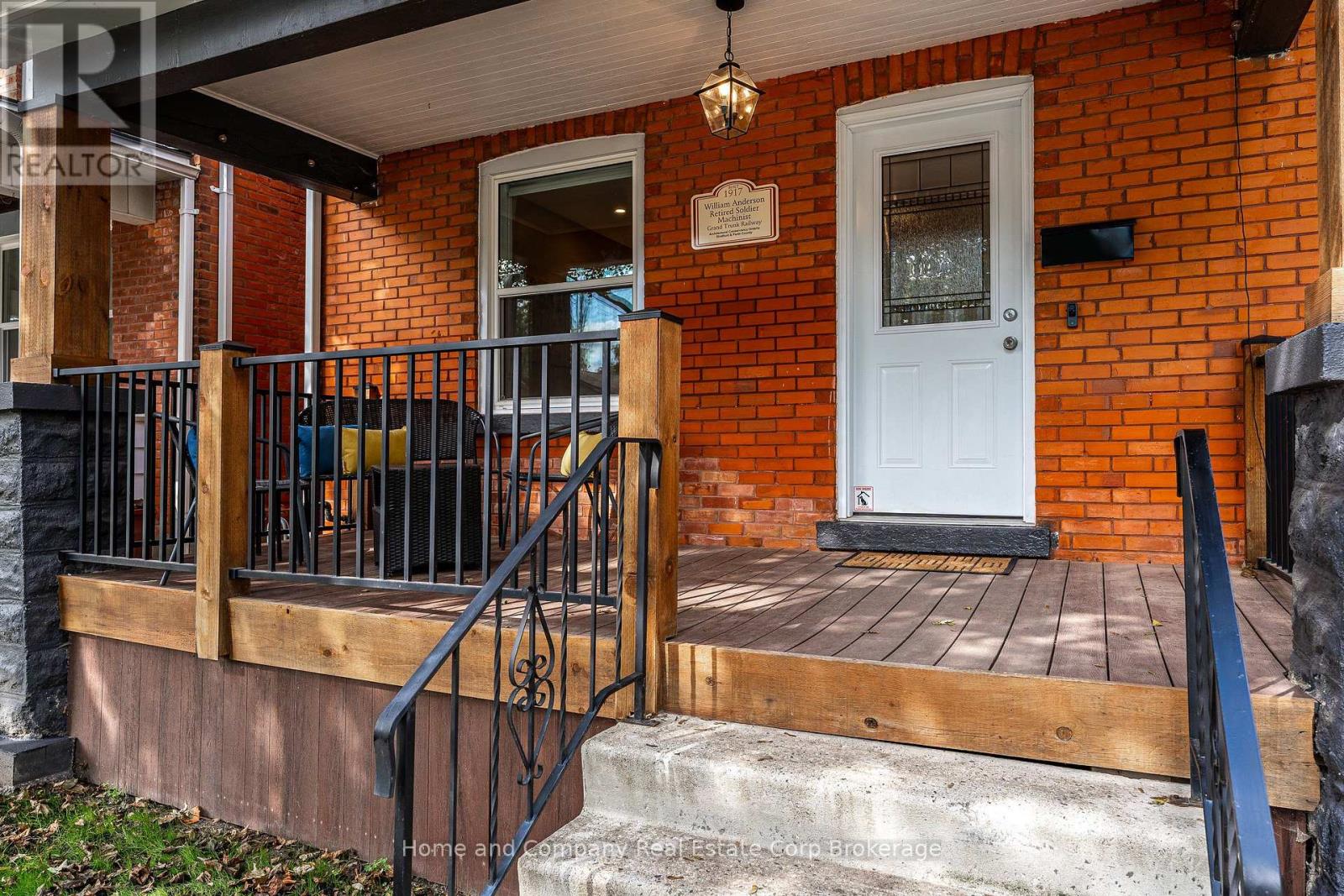 36 East Gore Street, Stratford, Ontario  N5A 3X5 - Photo 2 - X13875950