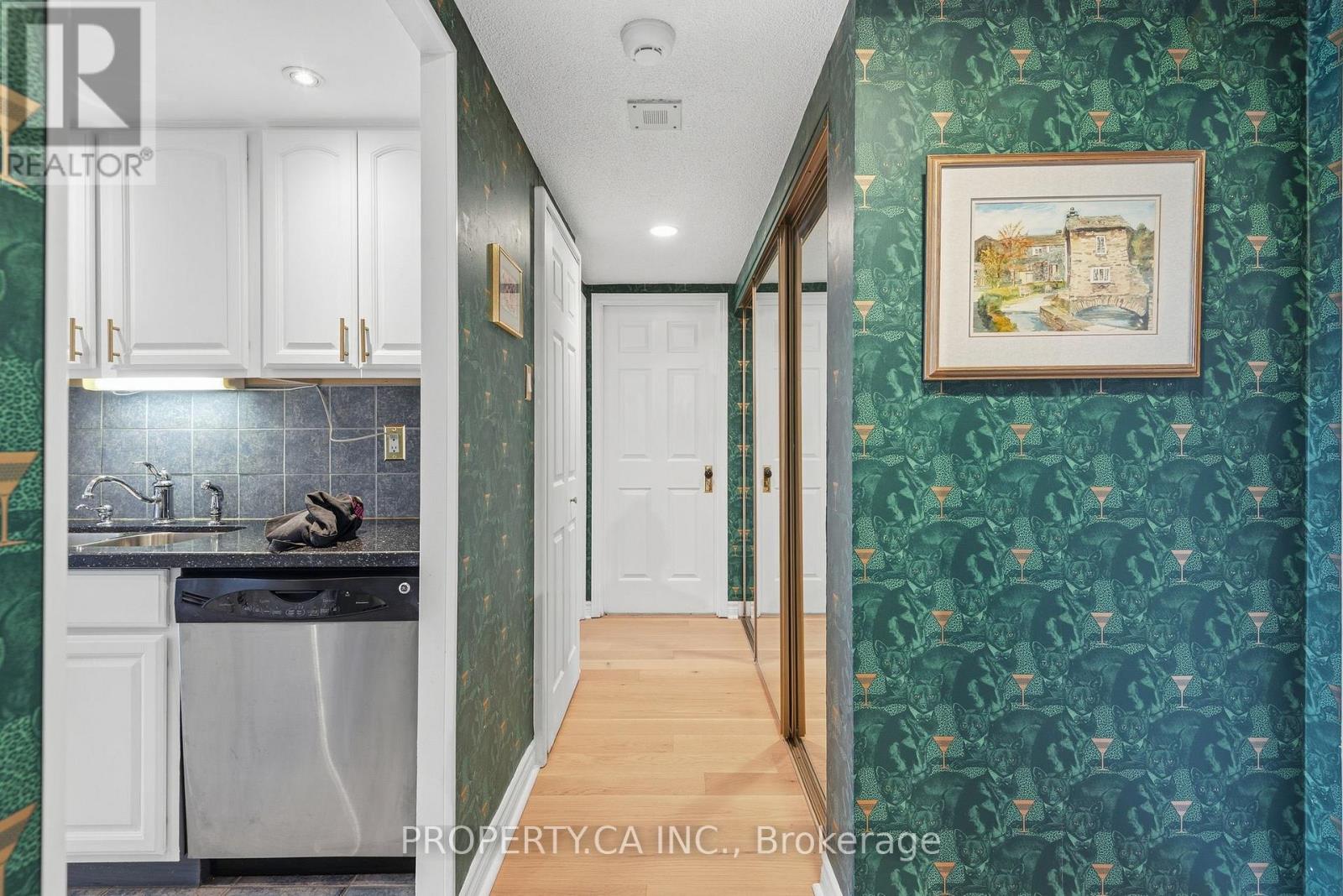 1811 - 15 Maitland Place, Toronto, Ontario  M4Y 2X3 - Photo 13 - C13876042