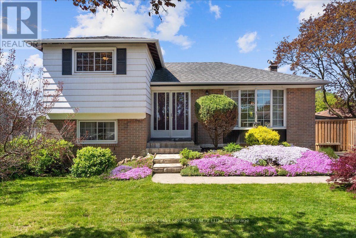 820 Bem Avenue, Pickering, Ontario  L1W 1X1 - Photo 1 - E13876244