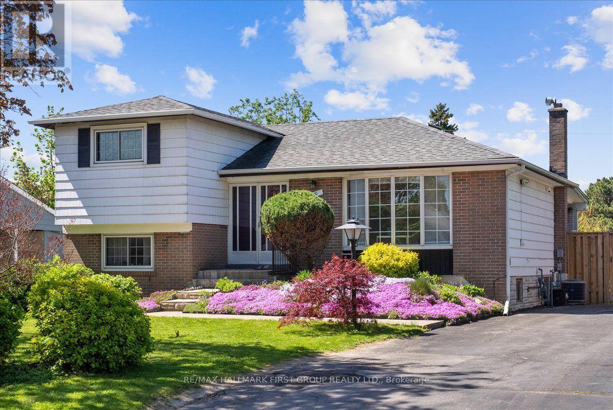820 Bem Avenue, Pickering, Ontario  L1W 1X1 - Photo 2 - E13876244