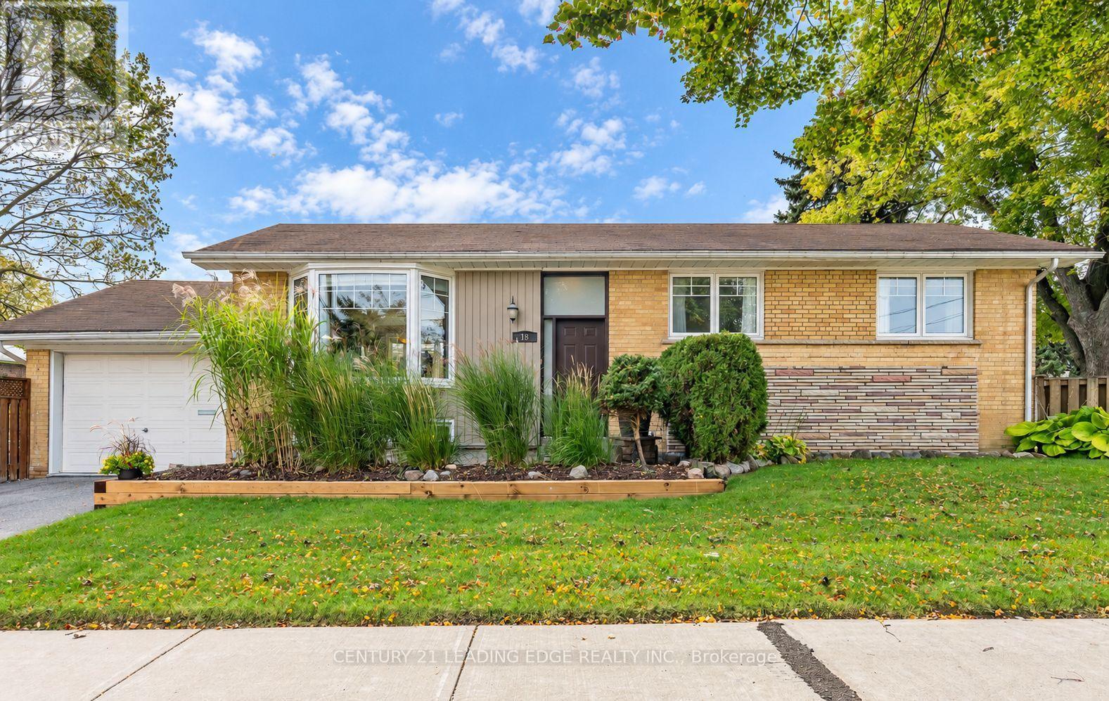 18 HORIZON CRESCENT, Toronto, Ontario
