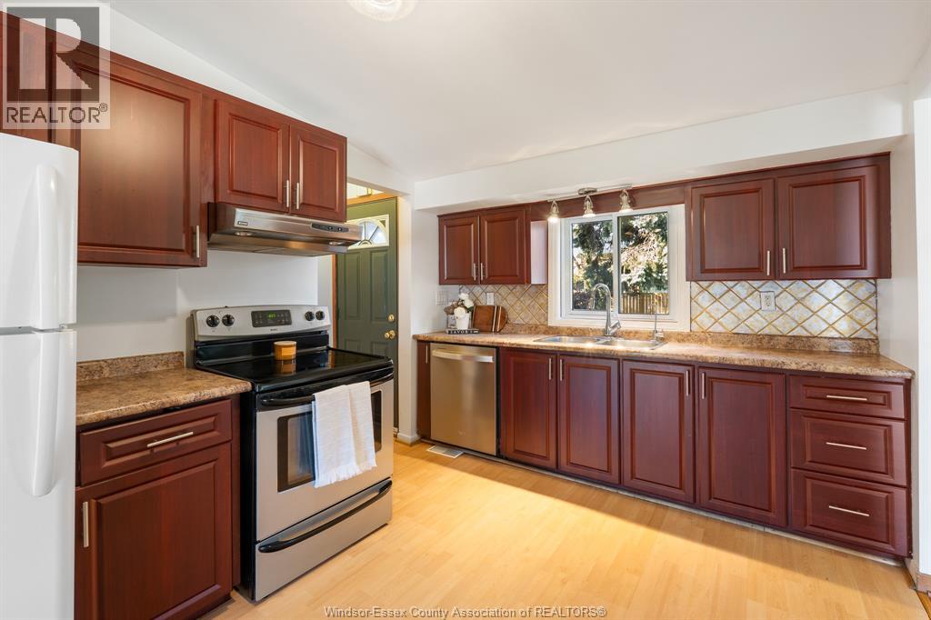 2505 Longfellow, Windsor, Ontario  N9E 2K8 - Photo 13 - 26024843