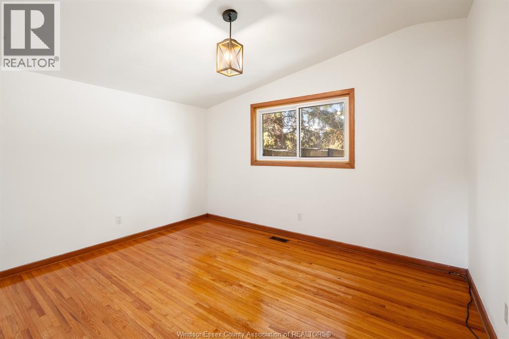 2505 Longfellow, Windsor, Ontario  N9E 2K8 - Photo 16 - 26024843