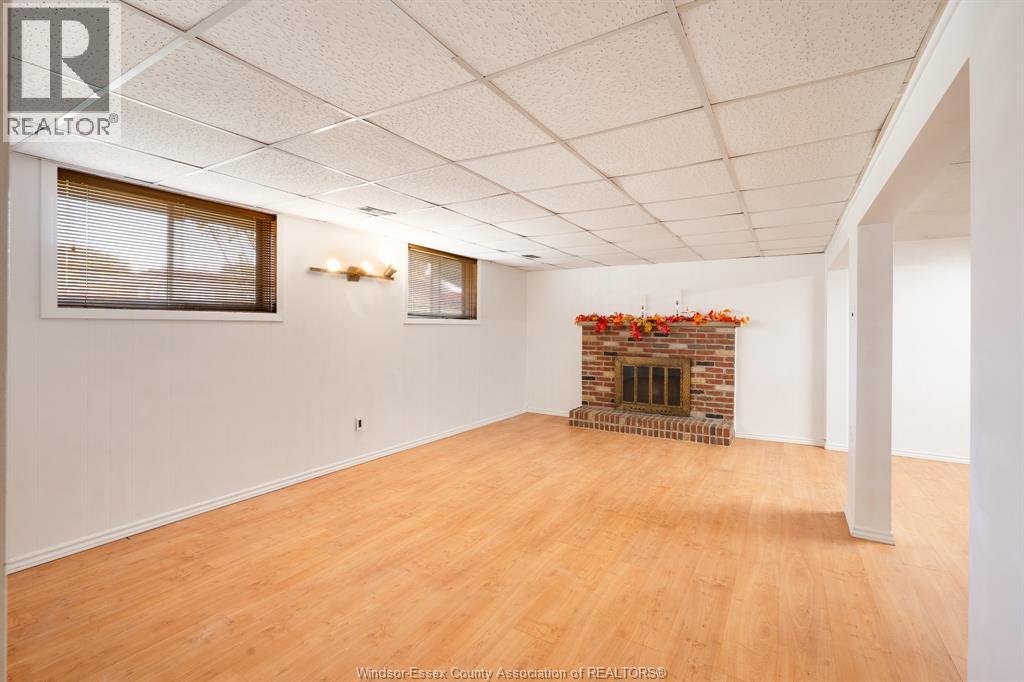 2505 Longfellow, Windsor, Ontario  N9E 2K8 - Photo 19 - 26024843