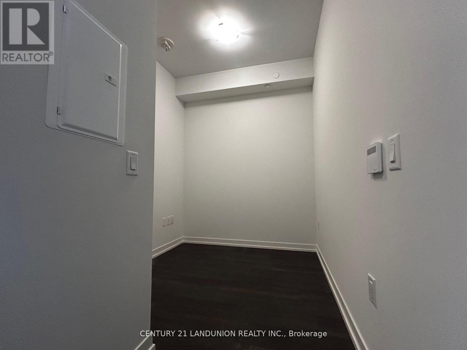 501w - 3 Rosewater Street, Richmond Hill, Ontario  L4C 5T6 - Photo 12 - N13876188