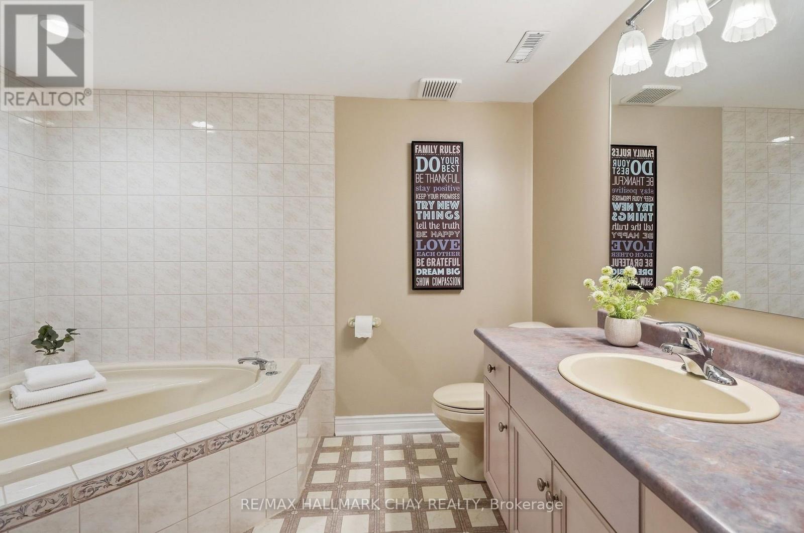 9 La Costa Court, New Tecumseth, Ontario  L9R 1Z4 - Photo 37 - N13876212