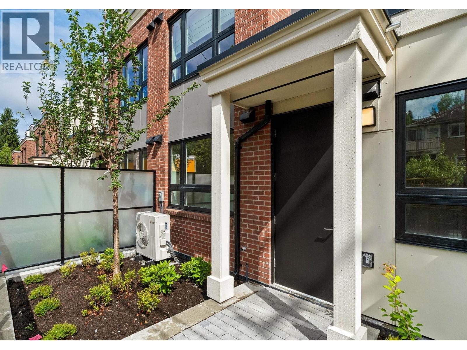122 578 W 24 AVENUE, Vancouver, British Columbia