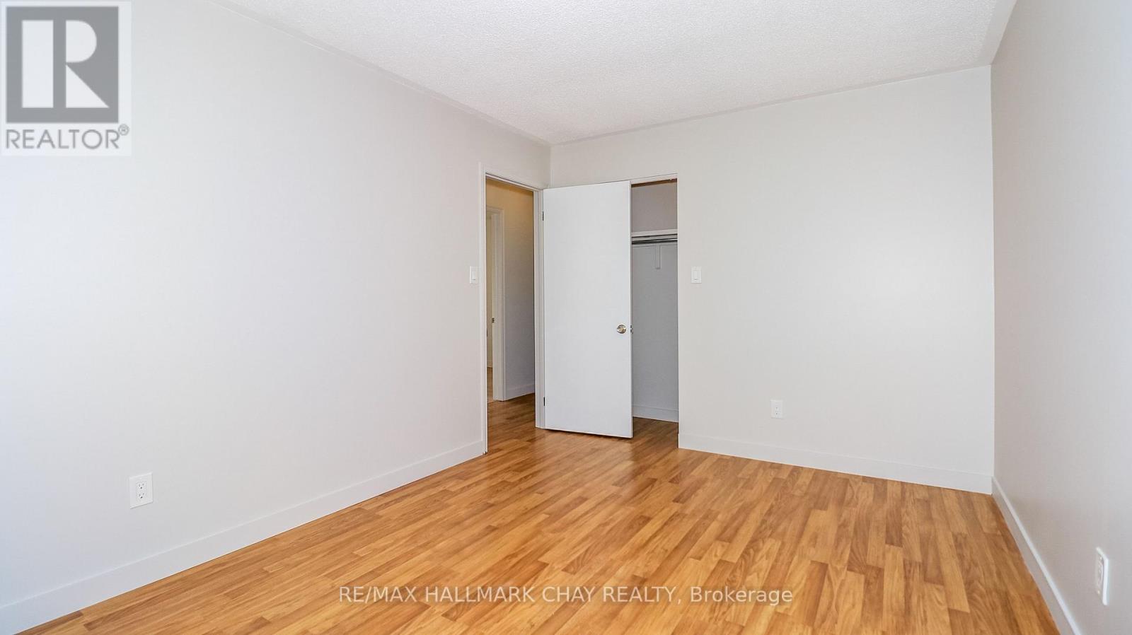 9 Bronte Crescent, Barrie, Ontario  L4N 5B8 - Photo 31 - S13875978
