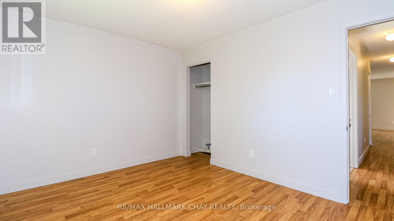 9 Bronte Crescent, Barrie, Ontario  L4N 5B8 - Photo 33 - S13875978