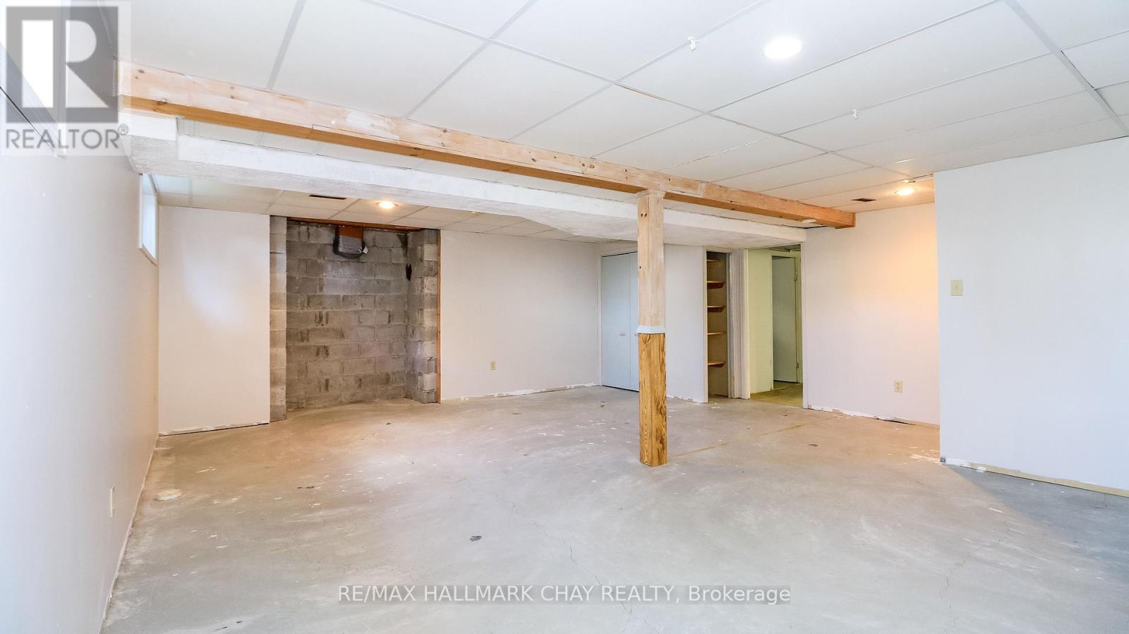 9 Bronte Crescent, Barrie, Ontario  L4N 5B8 - Photo 38 - S13875978