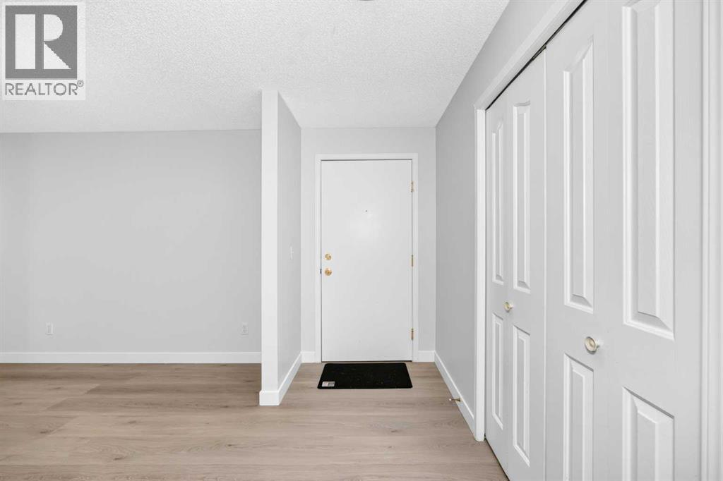 217, 2000 Somervale Court SW, Calgary, Alberta  T2Y 4J1 - Photo 5 - A2349803