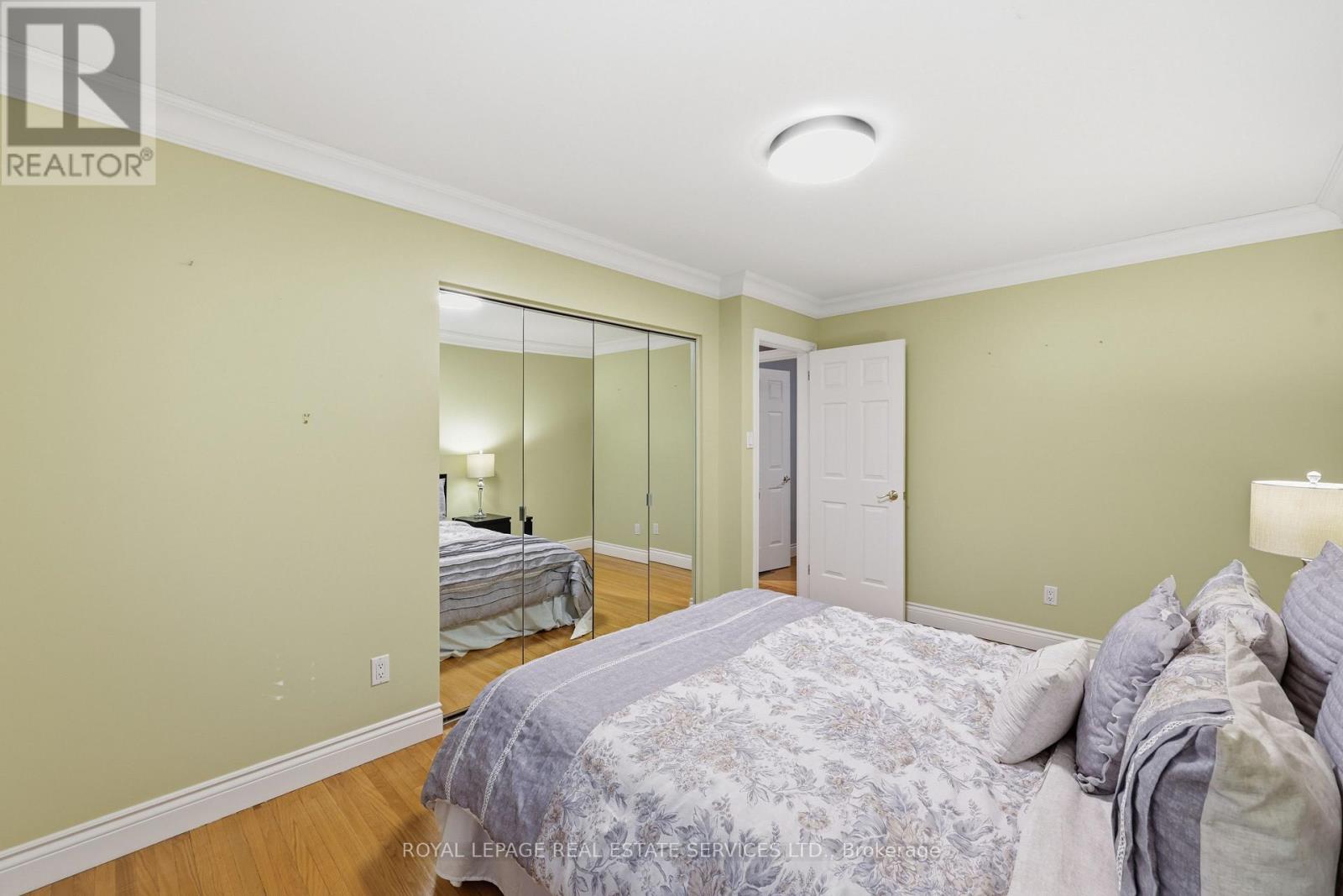 1320 Hillview Crescent, Oakville, Ontario  L6H 2C7 - Photo 19 - W13875986