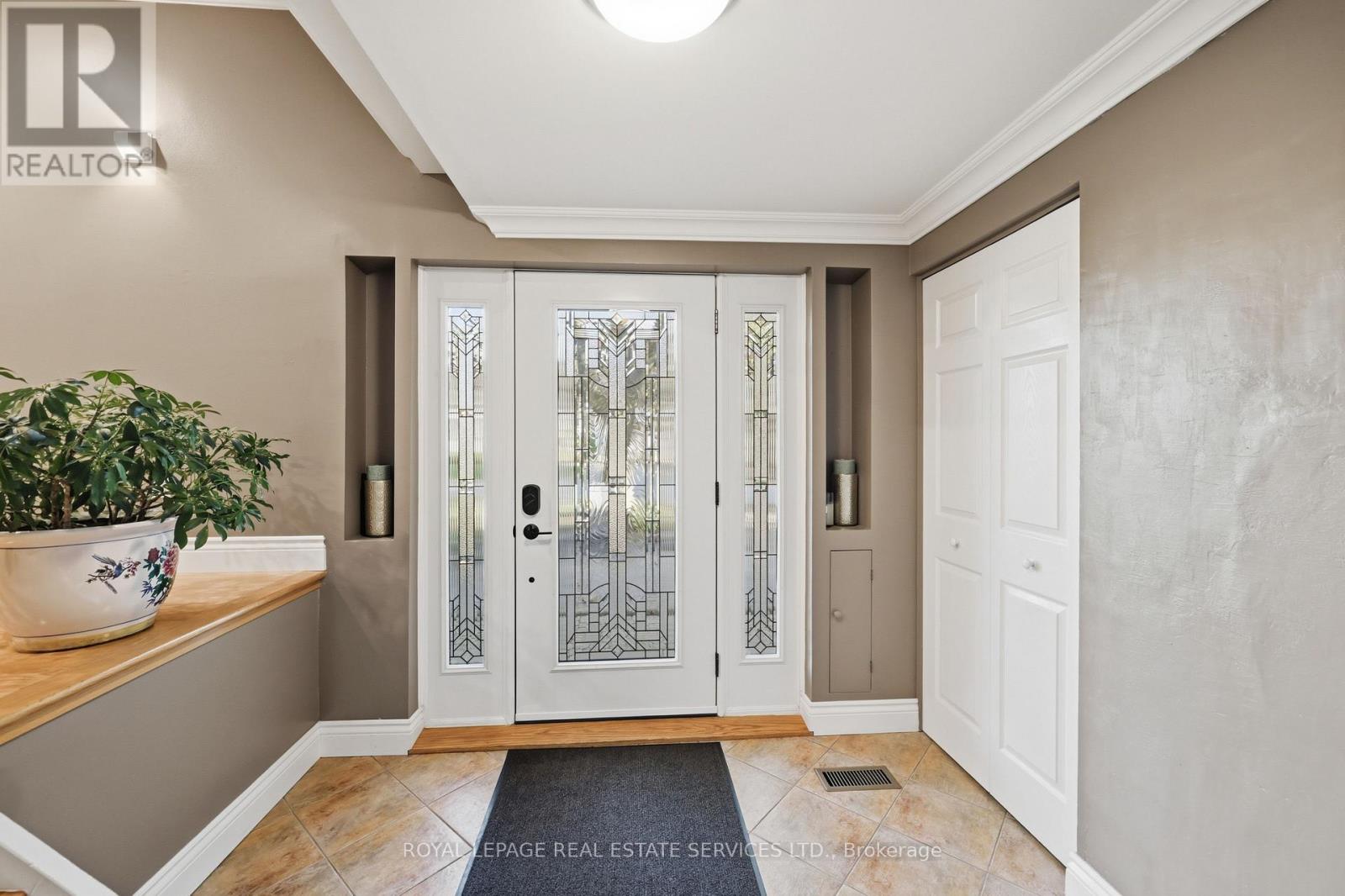 1320 Hillview Crescent, Oakville, Ontario  L6H 2C7 - Photo 7 - W13875986