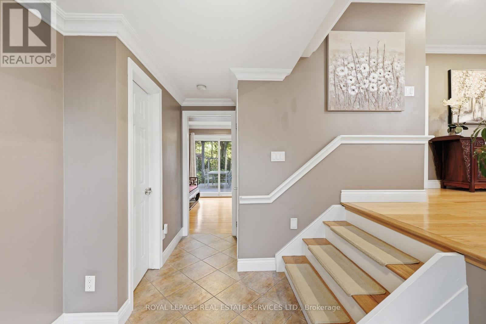 1320 Hillview Crescent, Oakville, Ontario  L6H 2C7 - Photo 8 - W13875986