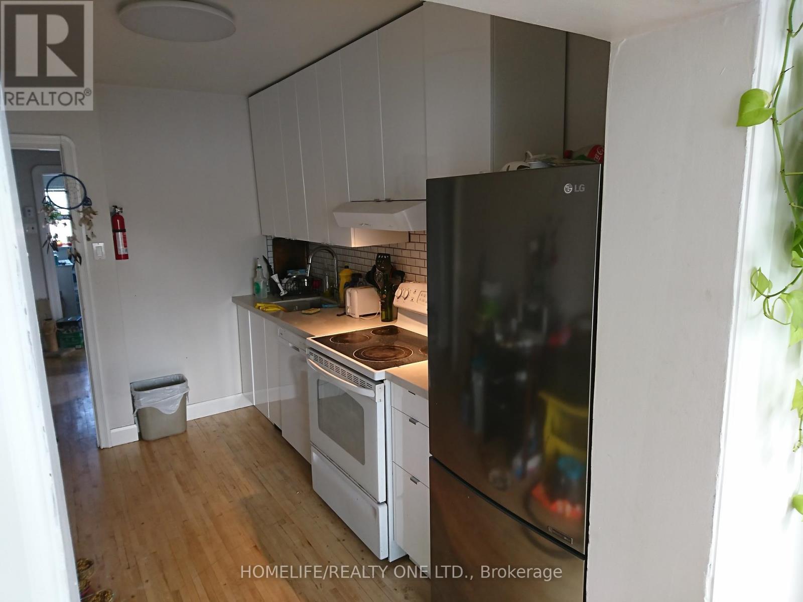 2 - 2301 Eglinton Avenue W, Toronto, Ontario  M6E 2L5 - Photo 2 - W13875996