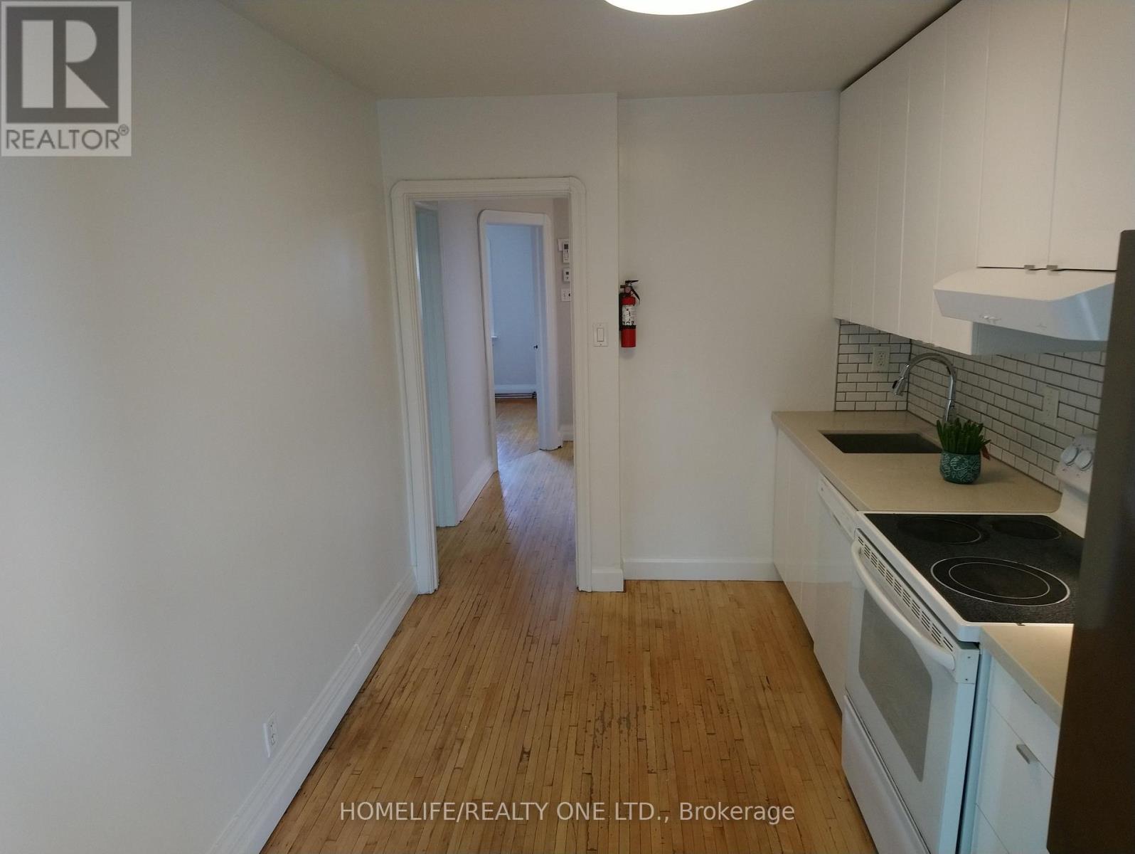 2 - 2301 Eglinton Avenue W, Toronto, Ontario  M6E 2L5 - Photo 5 - W13875996