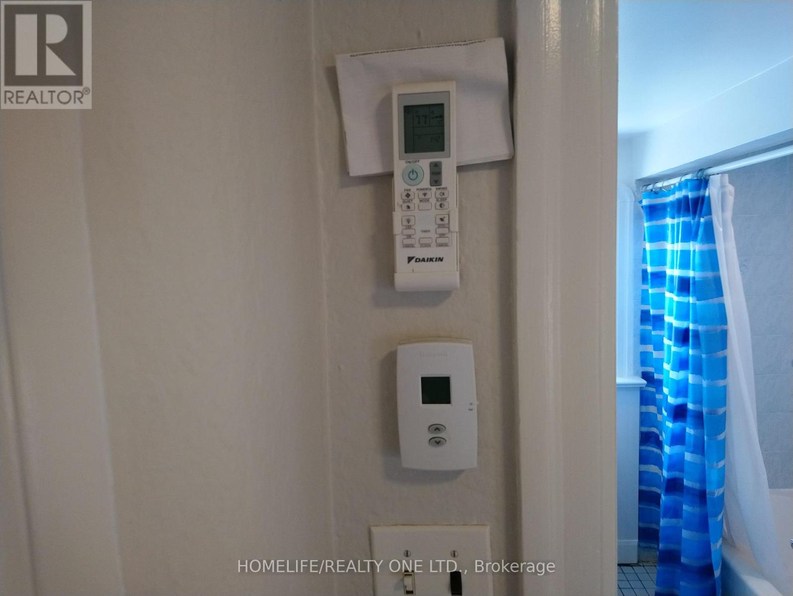 2 - 2301 Eglinton Avenue W, Toronto, Ontario  M6E 2L5 - Photo 9 - W13875996