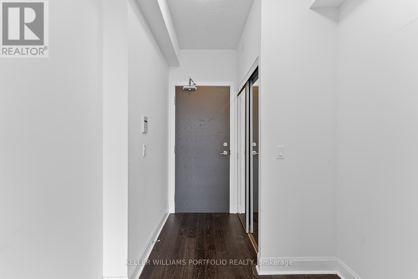 1011 - 33 Shore Breeze Drive, Toronto, Ontario  M8V 0G1 - Photo 3 - W13876058