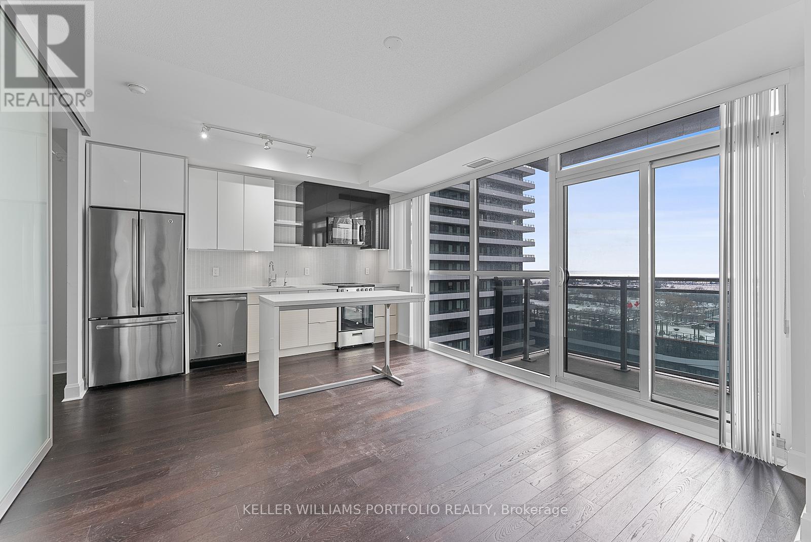 1011 - 33 Shore Breeze Drive, Toronto, Ontario  M8V 0G1 - Photo 5 - W13876058
