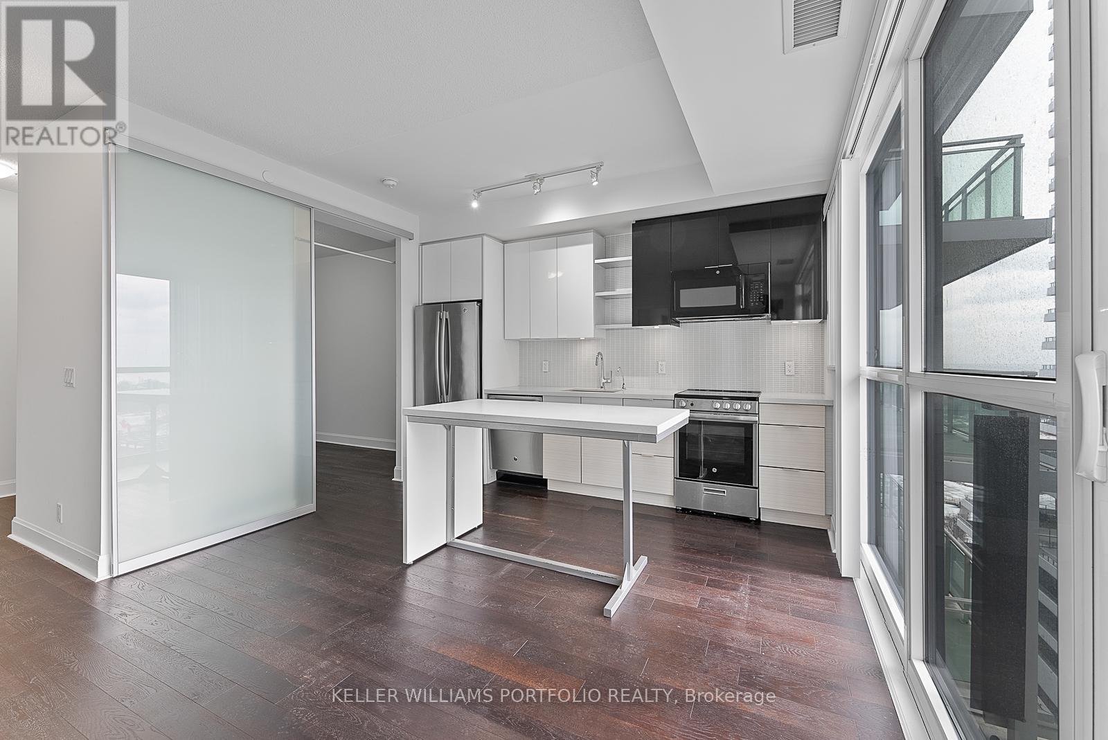 1011 - 33 Shore Breeze Drive, Toronto, Ontario  M8V 0G1 - Photo 8 - W13876058