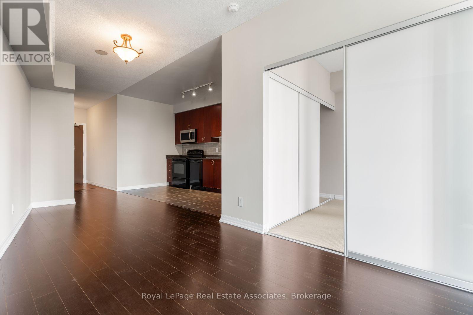 1709 - 223 Webb Drive, Mississauga, Ontario  L5B 0E8 - Photo 5 - W13876070