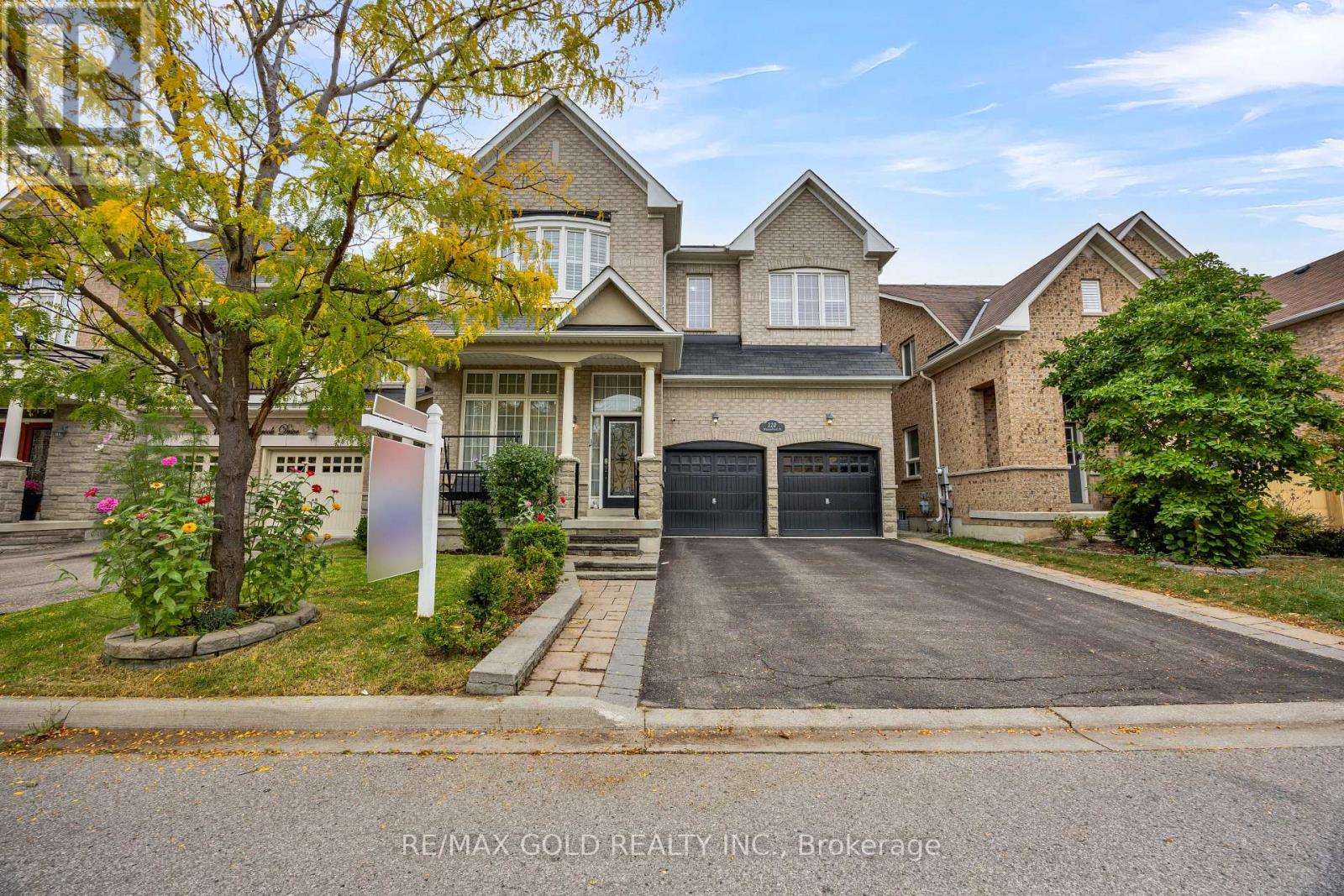 120 Watsonbrook Drive, Brampton, Ontario  L6R 0R4 - Photo 2 - W13876076