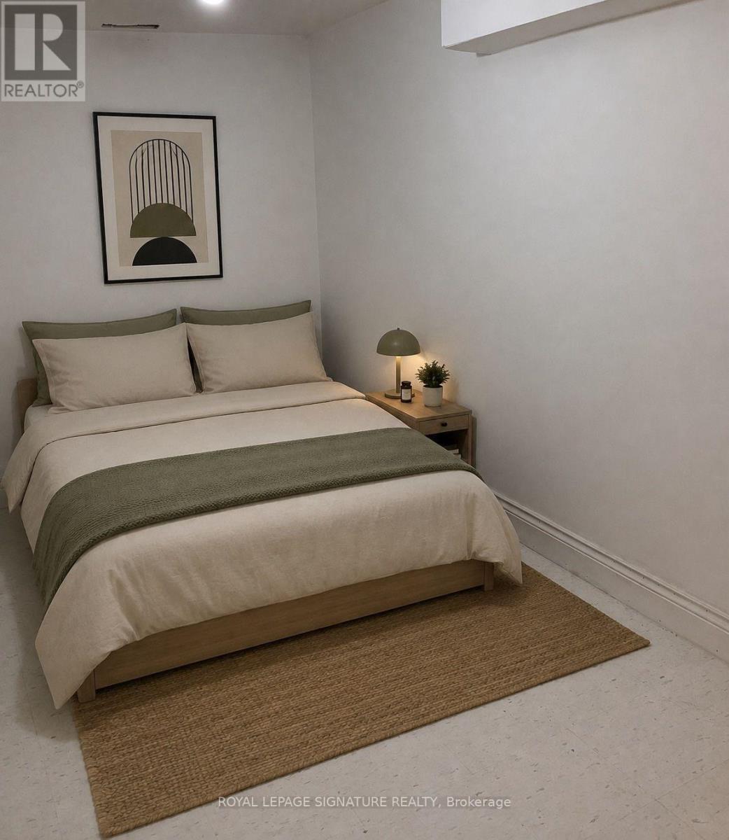 26 Fairbank Avenue, Toronto, Ontario  M6E 3Y4 - Photo 15 - W13876080