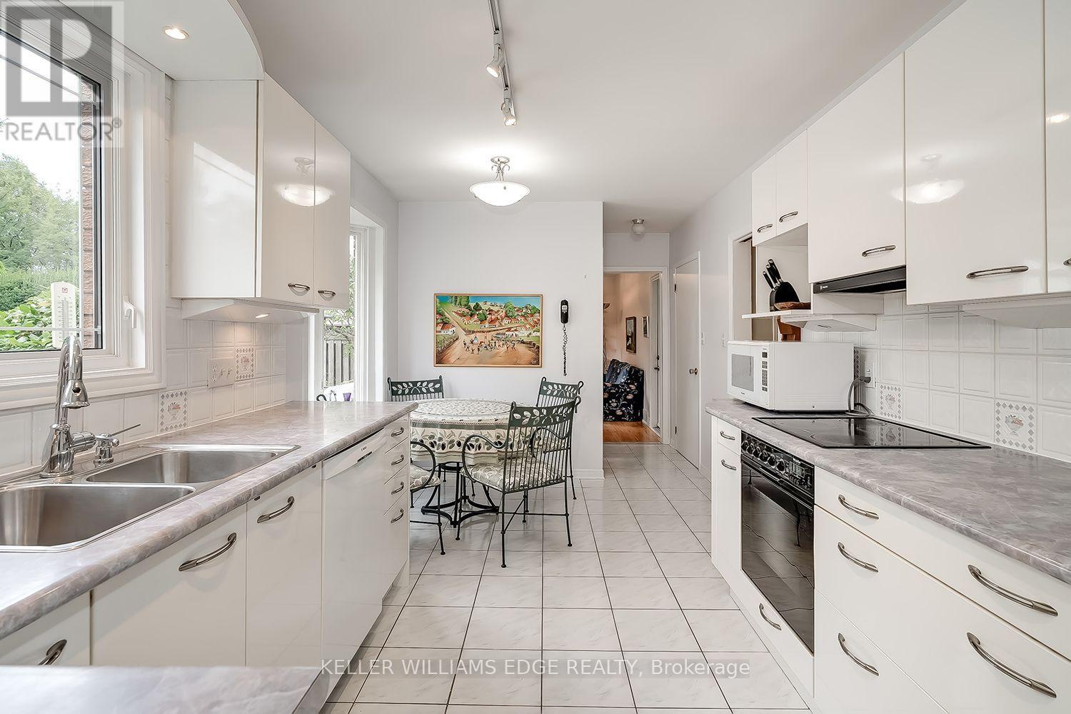 283 Belvenia Road, Burlington, Ontario  L7L 2G5 - Photo 17 - W13876100