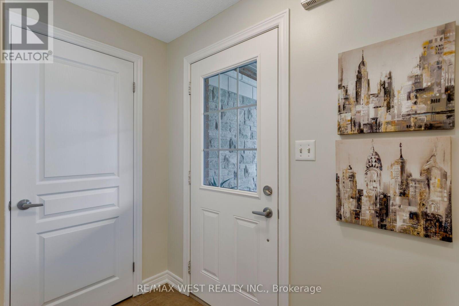 628 Bibby Common, Burlington, Ontario  L7L 0C6 - Photo 3 - W13876134