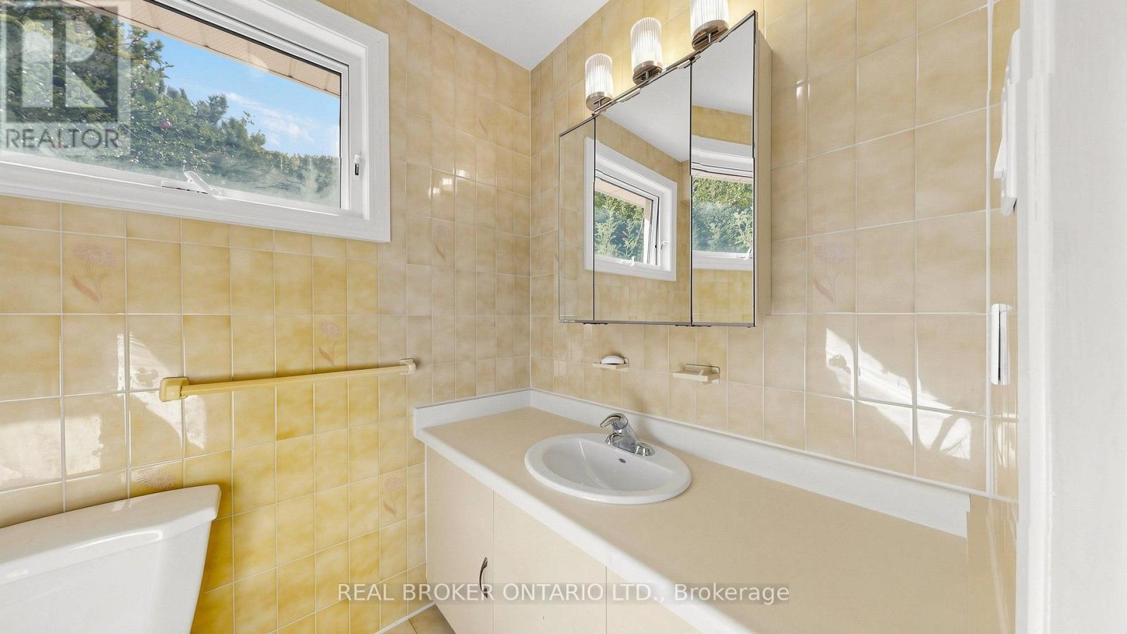 33 Fountainbridge Drive, Caledon, Ontario  L7E 1N5 - Photo 17 - W13876220