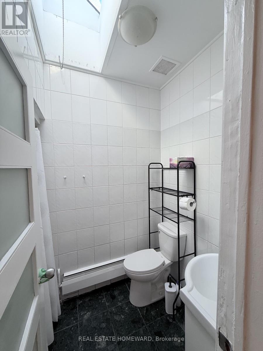 Apt 2 - 611 Danforth Avenue, Toronto, Ontario  M4K 1R2 - Photo 4 - E13791406