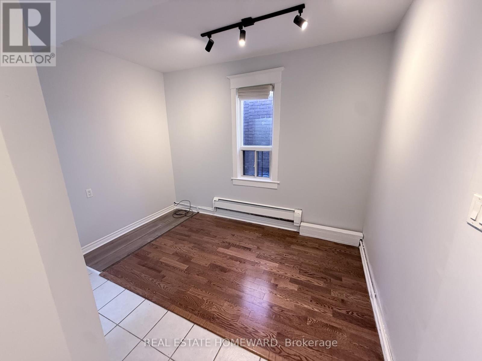 Apt 2 - 611 Danforth Avenue, Toronto, Ontario  M4K 1R2 - Photo 2 - E13791406