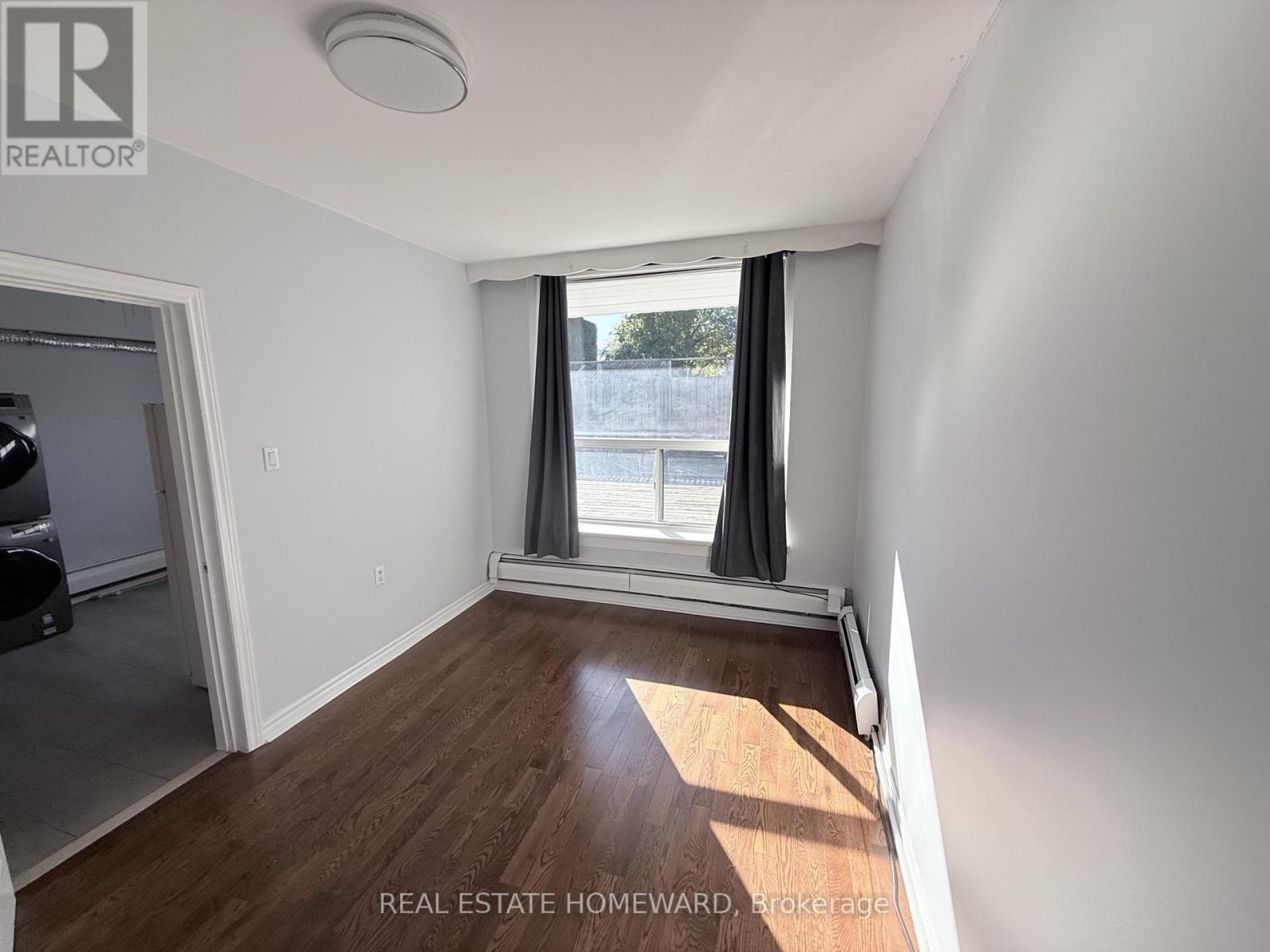 Apt 2 - 611 Danforth Avenue, Toronto, Ontario  M4K 1R2 - Photo 9 - E13791406