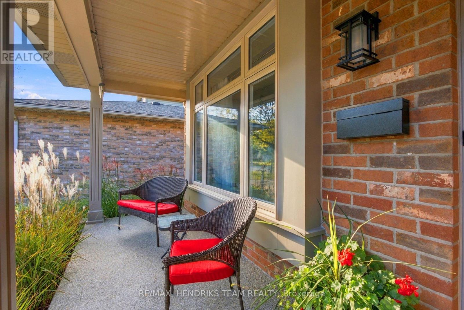 13 Timber Lane, St. Catharines, Ontario  L2N 7R7 - Photo 4 - X13863210