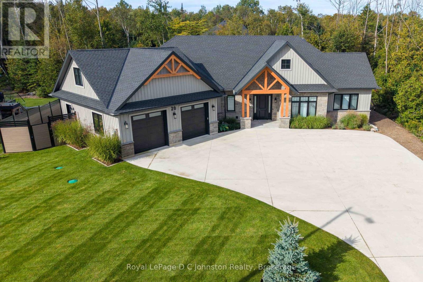 28 LAKESIDE WOODS CRESCENT, Saugeen Shores, Ontario