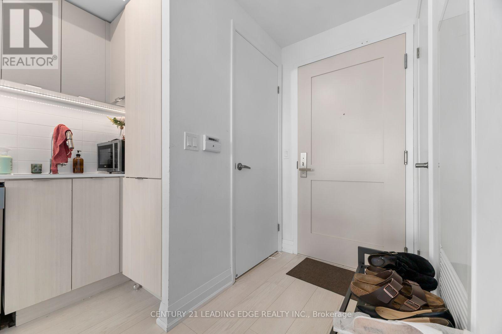 745 - 26 GIBBS ROAD, Toronto, Ontario