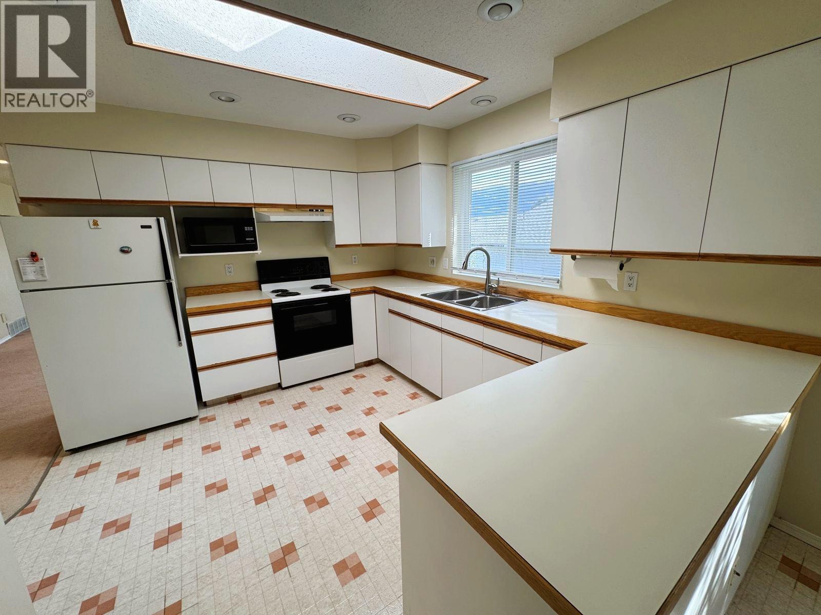 7633 16th Street, Grand Forks, British Columbia  V0H 1H0 - Photo 18 - 10403105
