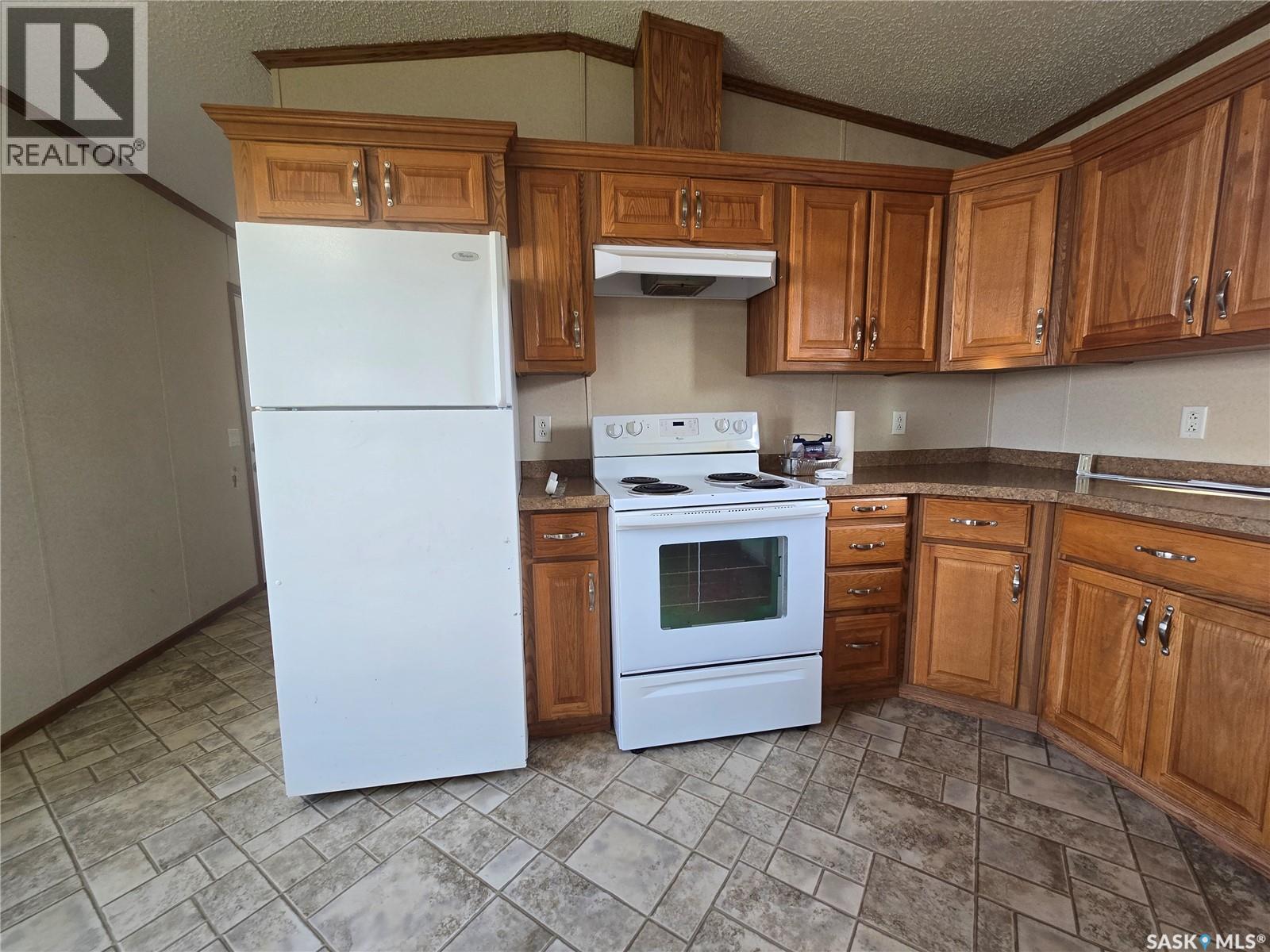 125 1st Avenue Sw, Weyburn, Saskatchewan  S4H 2H9 - Photo 6 - SK050679