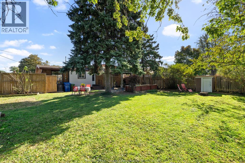 2505 Longfellow, Windsor, Ontario  N9E 2K8 - Photo 27 - 26024843