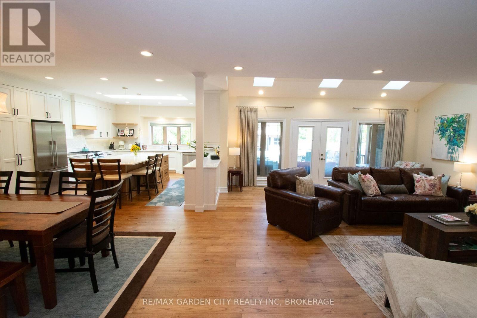 12 Power Glen Road, St. Catharines, Ontario  L2R 0E5 - Photo 11 - X13876322