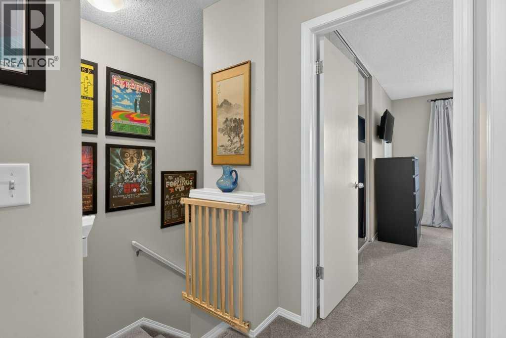 223 Elgin Point SE