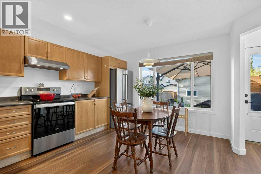 223 Elgin Point SE