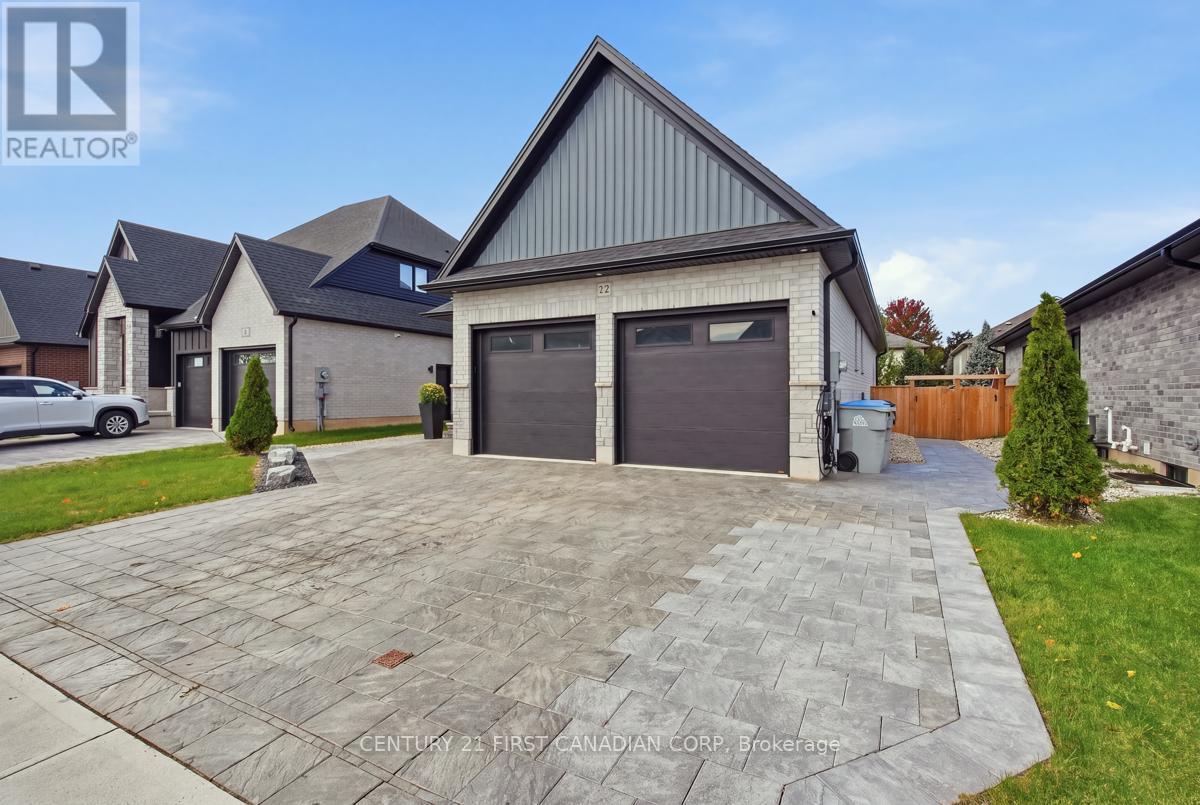 12 Briscoe Crescent, Strathroy-Caradoc, Ontario  N7G 4E1 - Photo 2 - X13874170