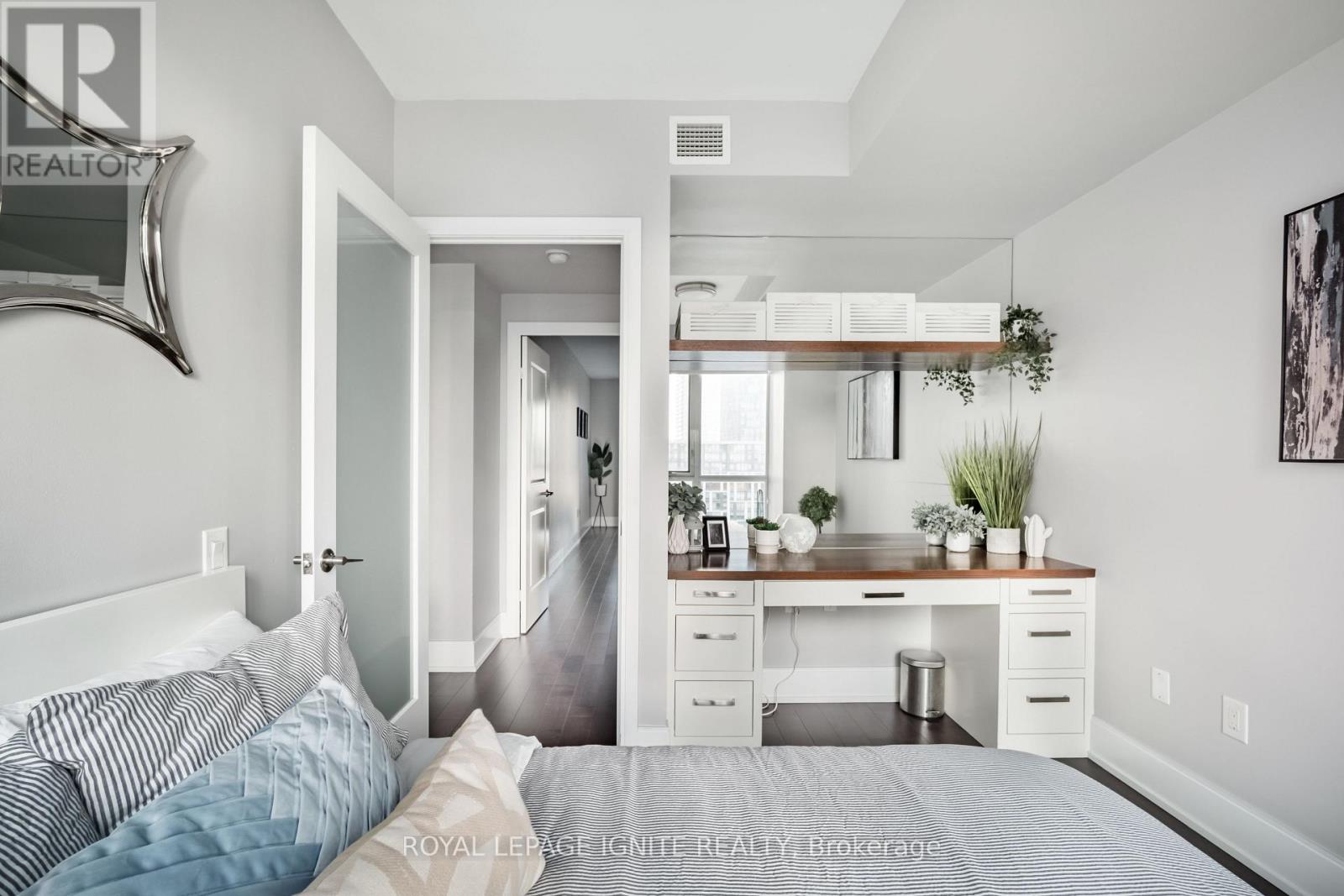 828 - 560 Front Street W, Toronto (Waterfront Communities), Ontario  M5V 1C1 - Photo 14 - C13876416