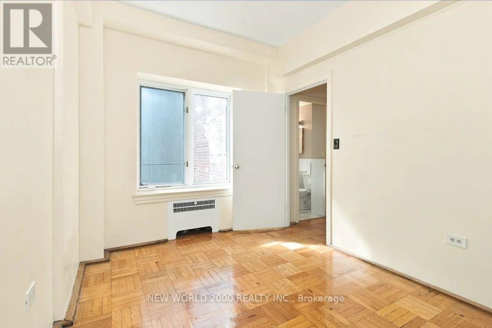 303 - 110 St Clair Avenue W, Toronto, Ontario  M4V 1N4 - Photo 10 - C13876450
