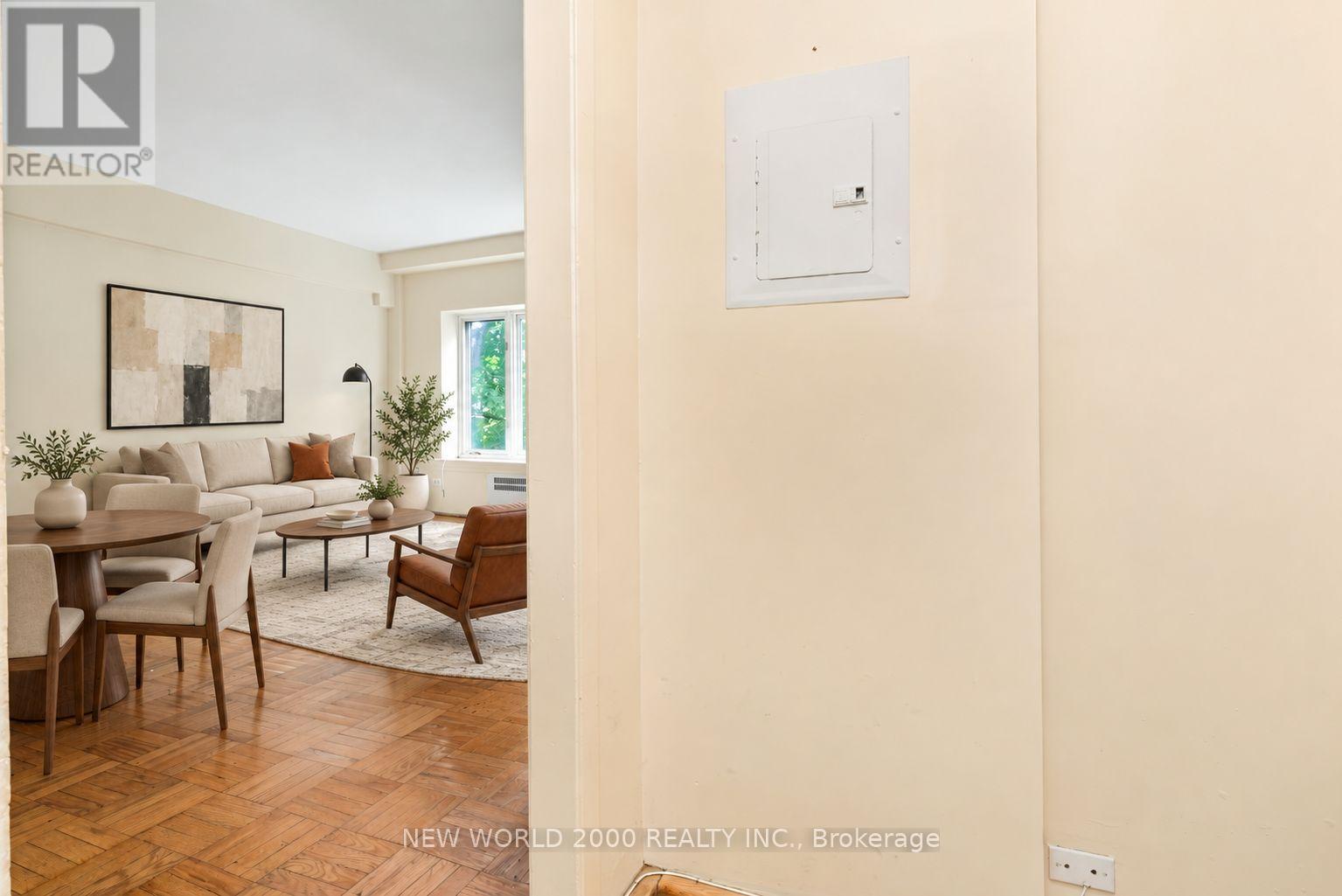 303 - 110 St Clair Avenue W, Toronto, Ontario  M4V 1N4 - Photo 4 - C13876450