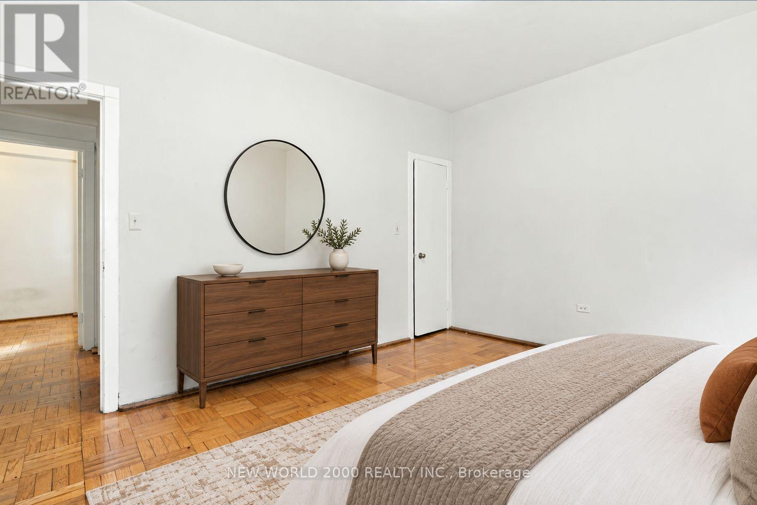 303 - 110 St Clair Avenue W, Toronto, Ontario  M4V 1N4 - Photo 6 - C13876450