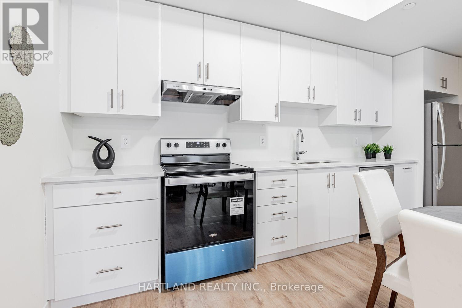 121 - 755 Omega Drive, Pickering, Ontario  L1V 0H1 - Photo 7 - E13876434