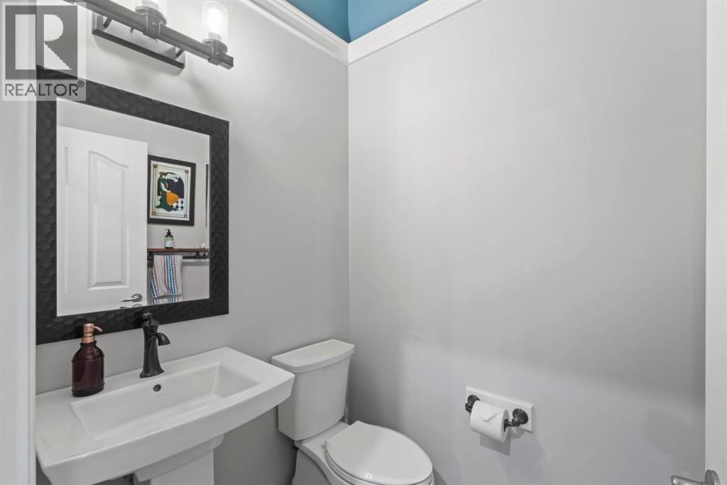 1621 Strathcona Drive SW, Calgary, Alberta  T3H 5B1 - Photo 11 - A2350145