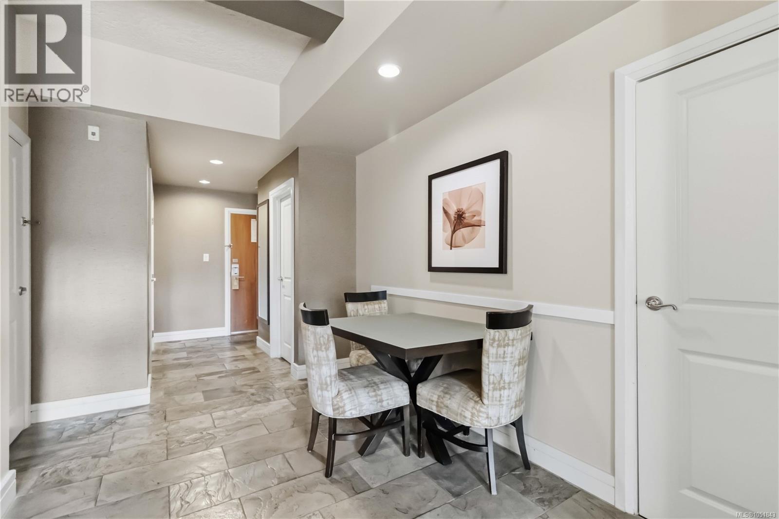 218-220 B 1376 Lynburne Pl